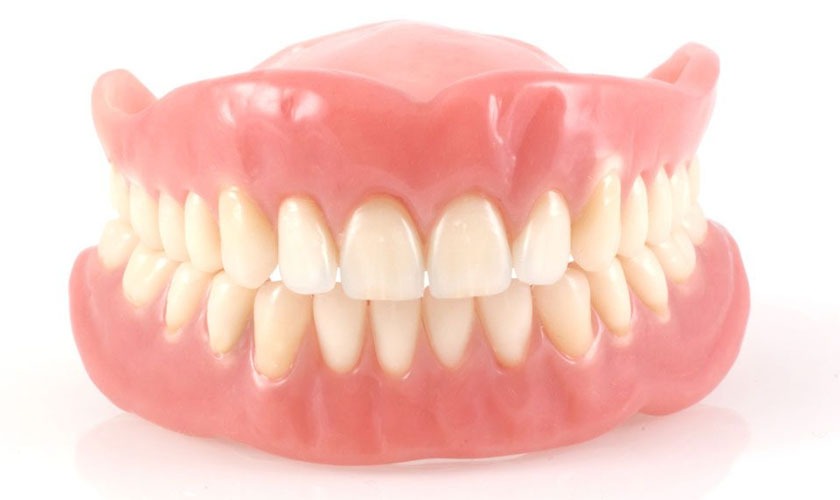 Làm răng giả nguyên hàm tháo lắp giá bao nhiêu? Mắc hay Rẻ? 3