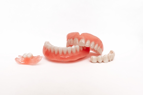 Hàm Tháo Lắp Nhựa Dẻo: Ưu, Nhược Điểm và Chi Phí 2