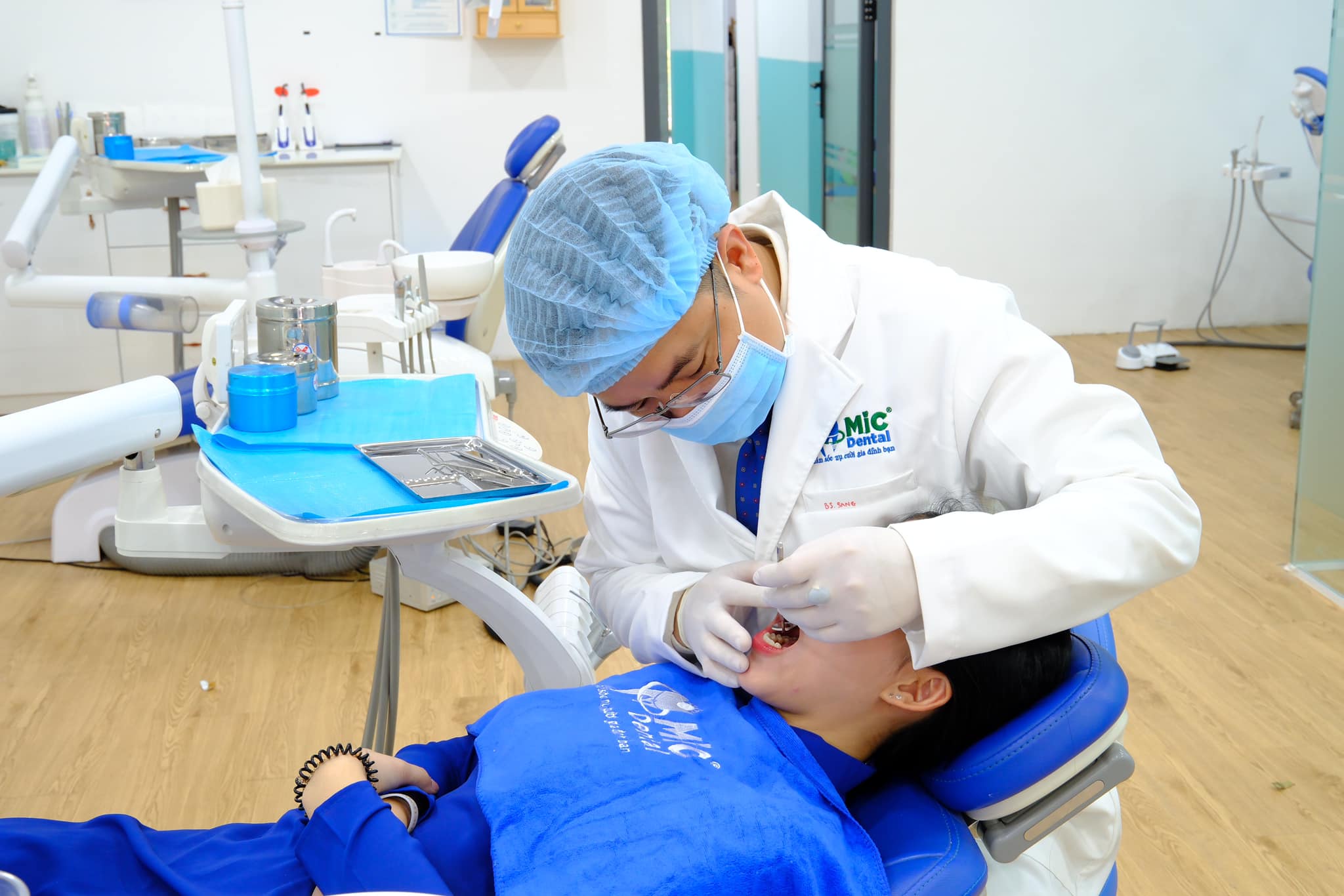 Nhổ Răng Khôn Ra Nhiều Nước Bọt: Nguyên Nhân & Cách Xử Lý 2